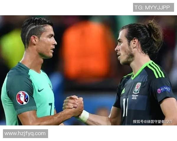 足球球星合影创意姿势大集锦 展现球场外的魅力与个性